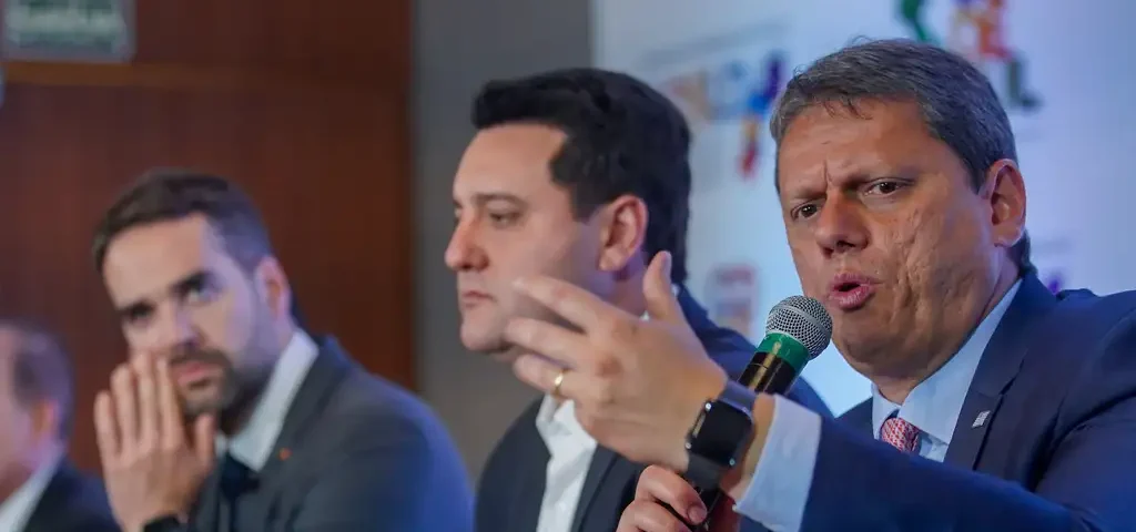 Oito governadores permanecem no cargo e focam na sucessão estadual