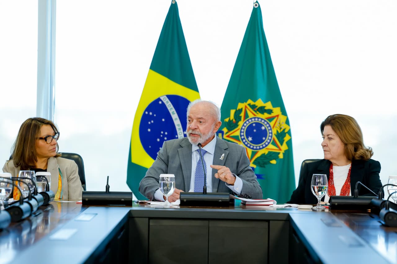 Lula zera “imposto das blusinhas” e MP permite reduzir taxa de compras maiores