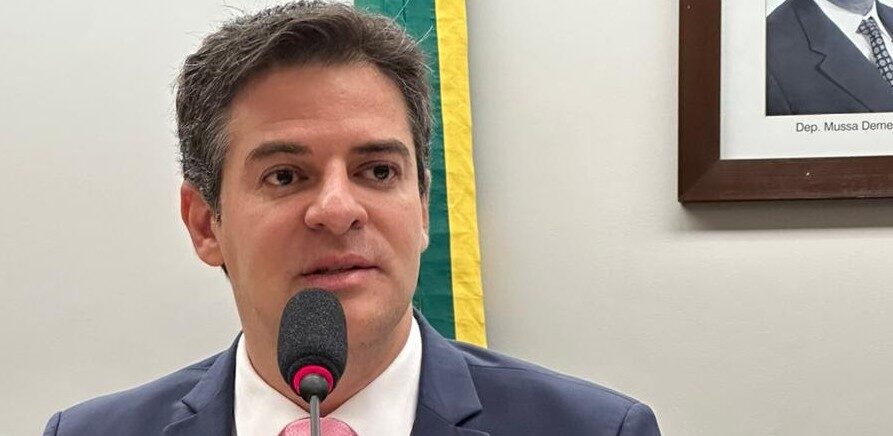 PL de Ismael Alexandrino impõe regras rígidas para conteúdo infantil