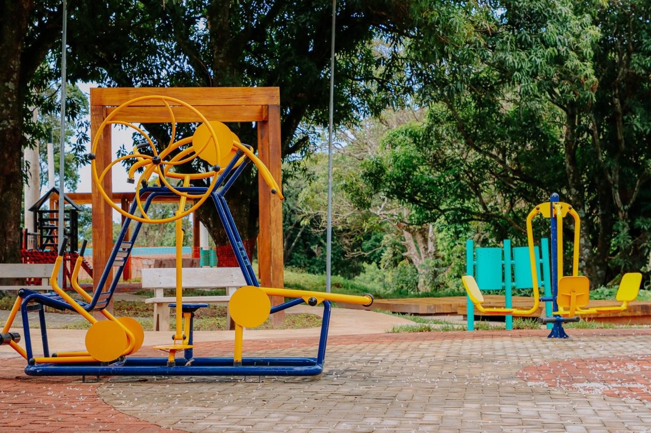 Praça será entregue com nova área de lazer no Setor Park Vitória
