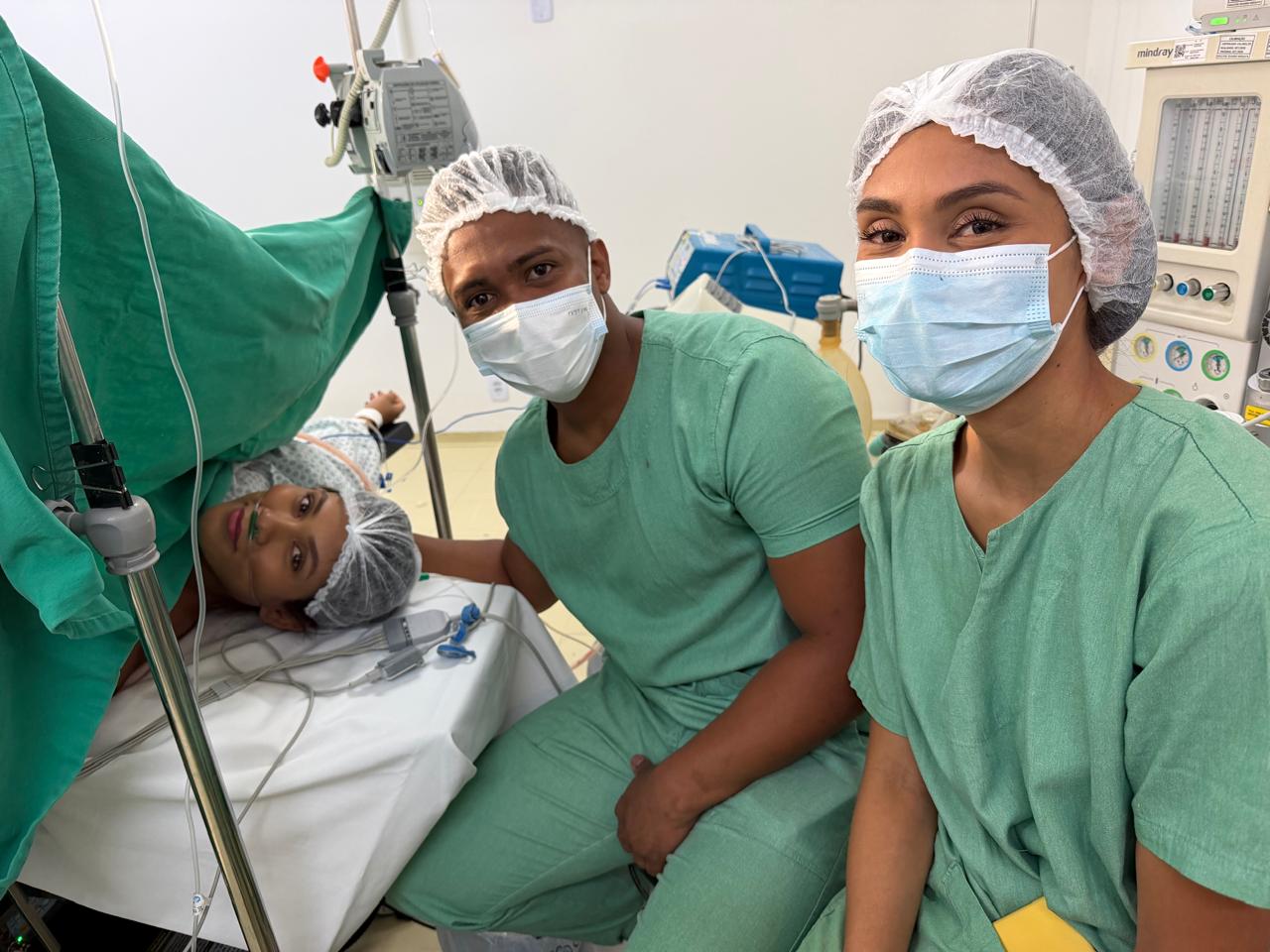 Siameses nascidos em Goiânia são viáveis para separação, segundo Zacharias Calil