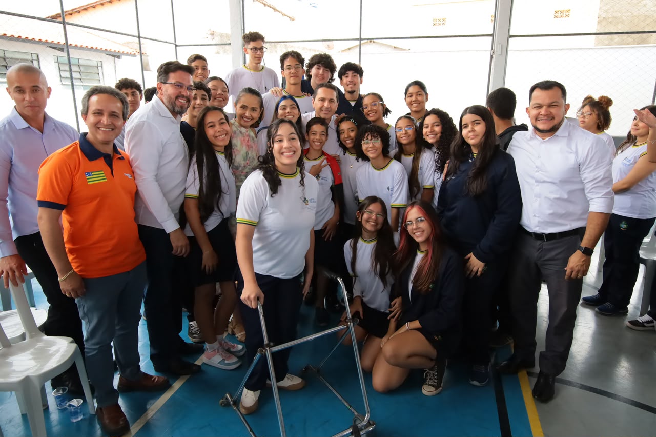 Vilela participa de entrega de melhorias em duas escolas estaduais em Aparecida e destaca investimentos para fortalecer o ensino