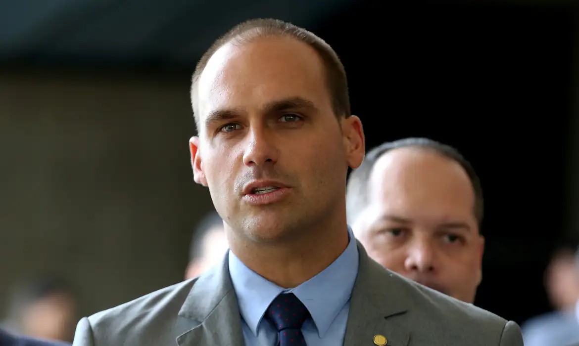 PGR defende condenação de Eduardo Bolsonaro no processo do tarifaço