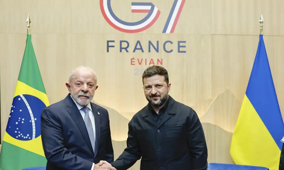 Lula e Zelensky discutem saída diplomática para guerra