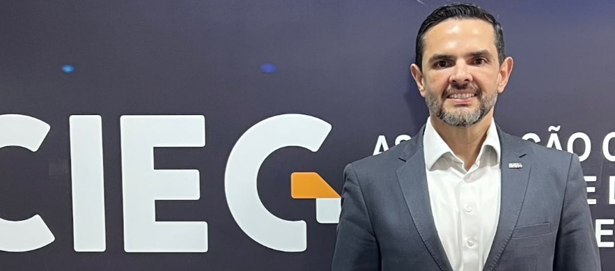 Thiago Falbo é eleito presidente da ACIEG