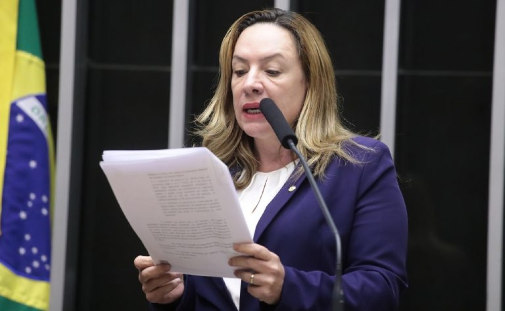 “Não é Não”, declara Adriana Accorsi, pondo fim a especulações sobre candidatura ao governo de Goiás