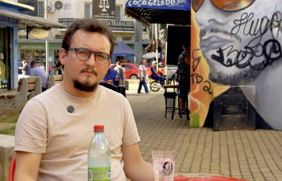 Domingos Conversa estreia especial de Copa com política, futebol e mesa de bar