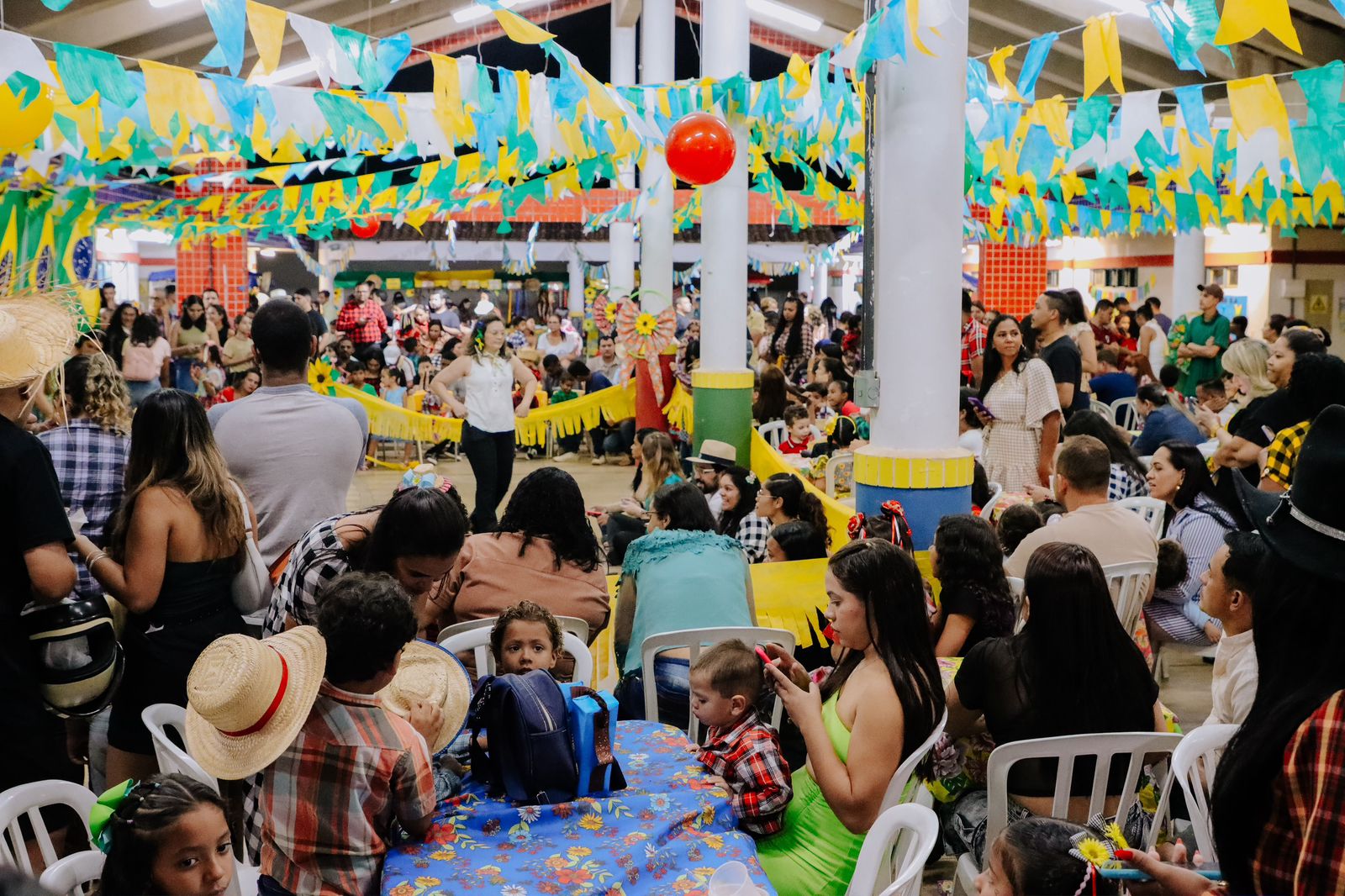 Festas juninas levam tradição e alegria às escolas municipais de Senador Canedo