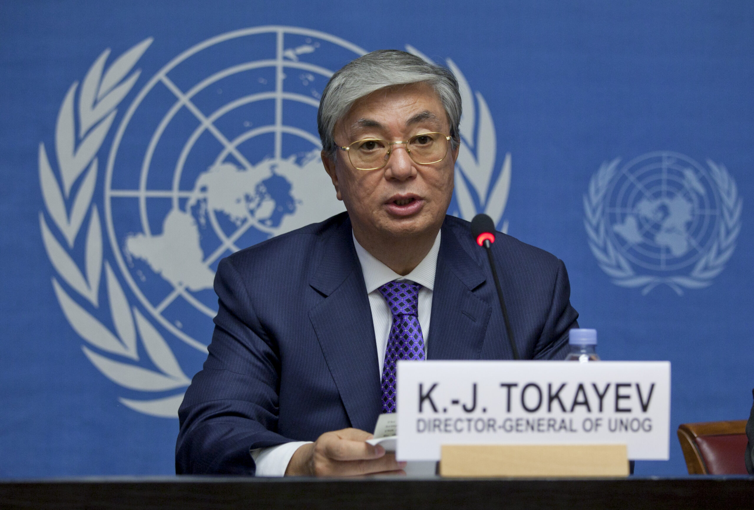 Tokayev pede a Putin congelamento da guerra na Ucrânia