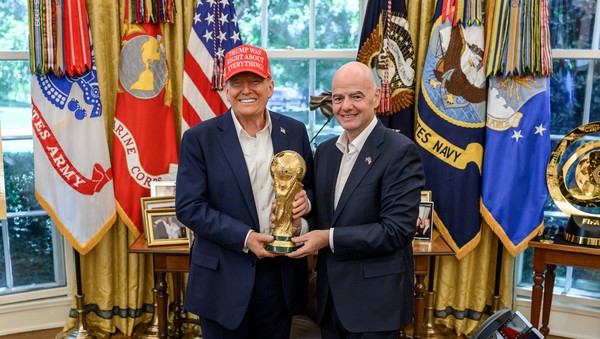 UEFA acusa Fifa de romper limite ao liberar Balogun após pressão de Trump
