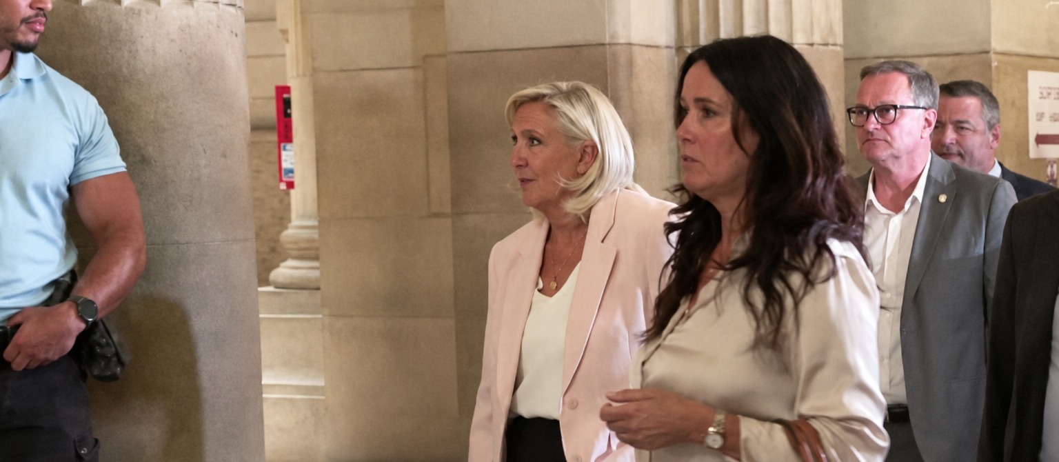 Justiça abre caminho para Marine Le Pen disputar eleição presidencial de 2027 na França