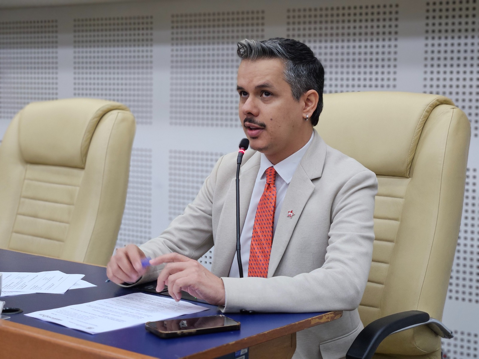 Justiça arquiva denúncias contra vereador Fabrício Rosa e confirma que petista não cometeu crime ao criticar a Polícia Militar