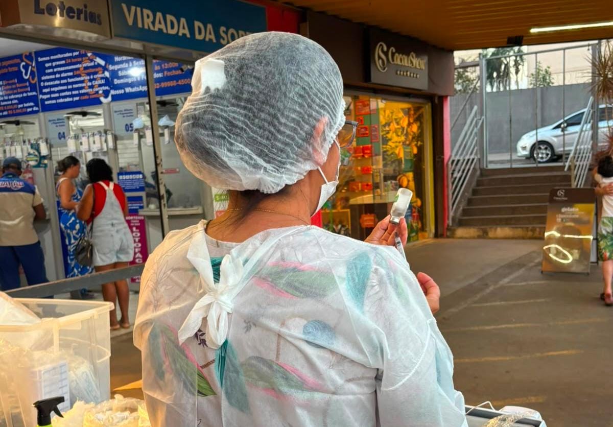 Aparecida terá Vale Night da Proteção até 29 de julho com vacinação noturna em supermercados