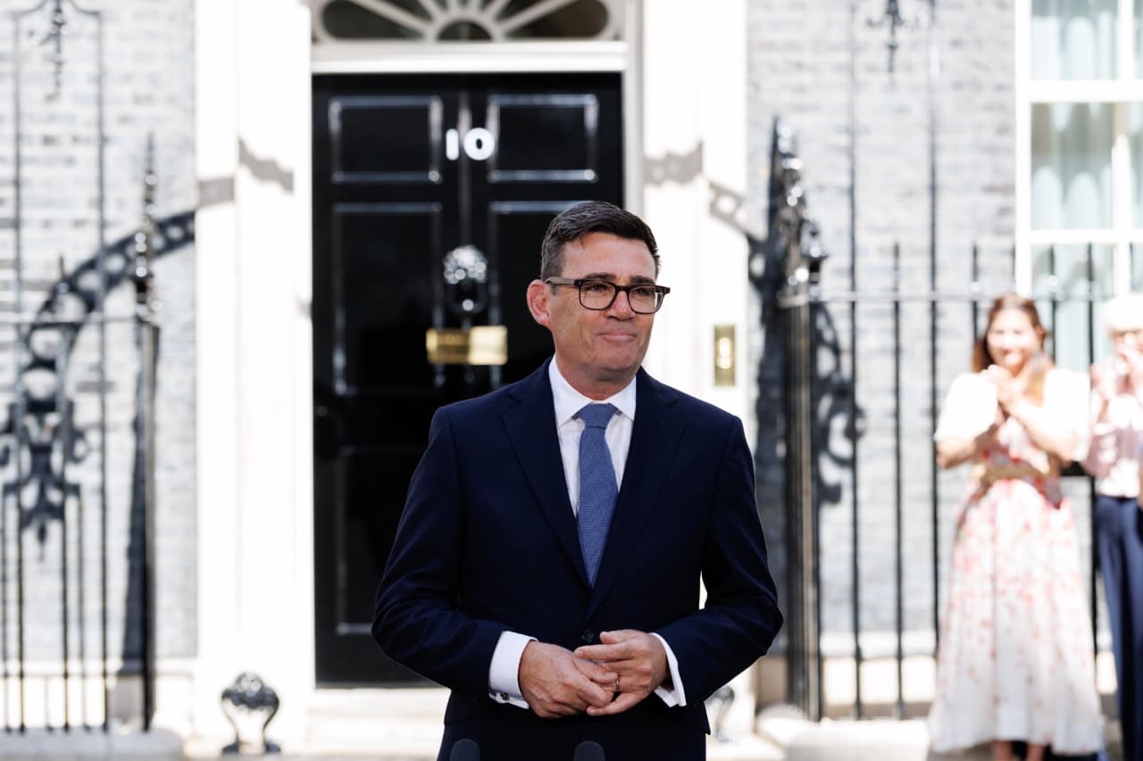 Andy Burnham assume governo britânico após saída de Starmer
