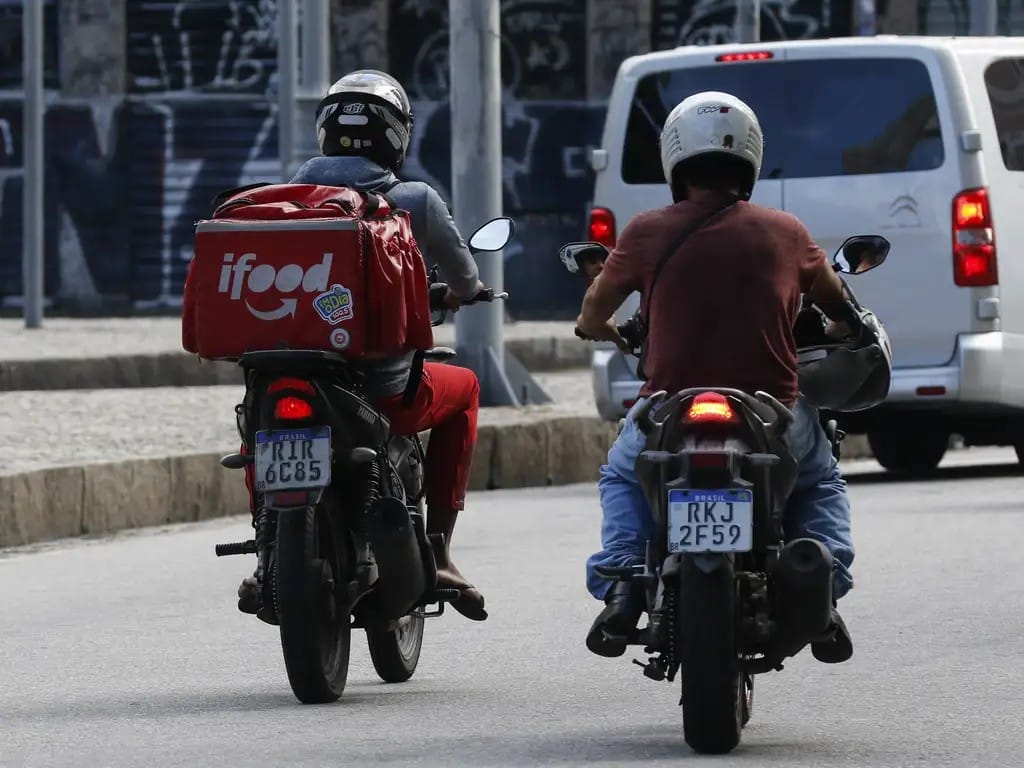 Governo lança Move Brasil com financiamento de motos para entregadores