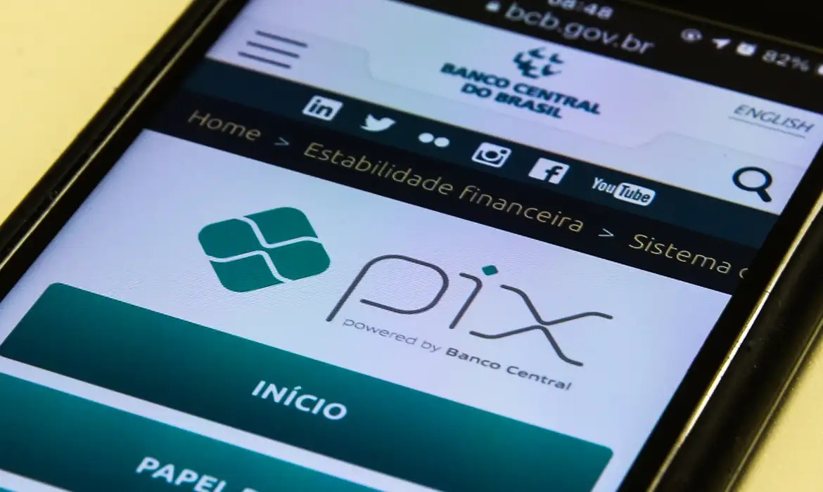 Pix fora do ar? Falha atinge clientes de vários bancos neste domingo; veja o que se sabe