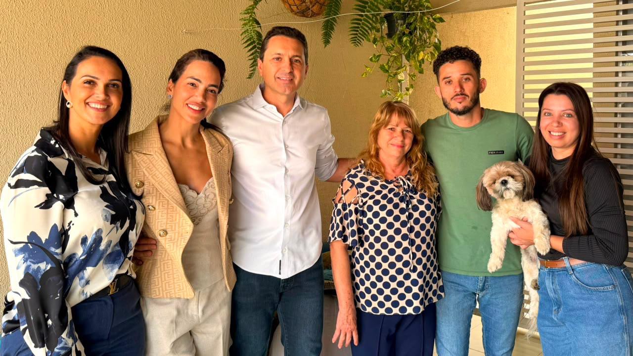 Gestão Vilela segue ampliando ações do PATA com distribuição de camas sustentáveis para cães adotados