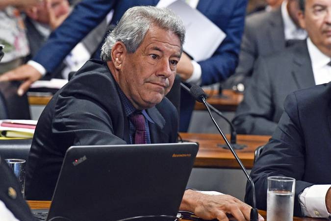 Ex-senador ligado a evangélicos: quem é Luiz Carlos do Carmo