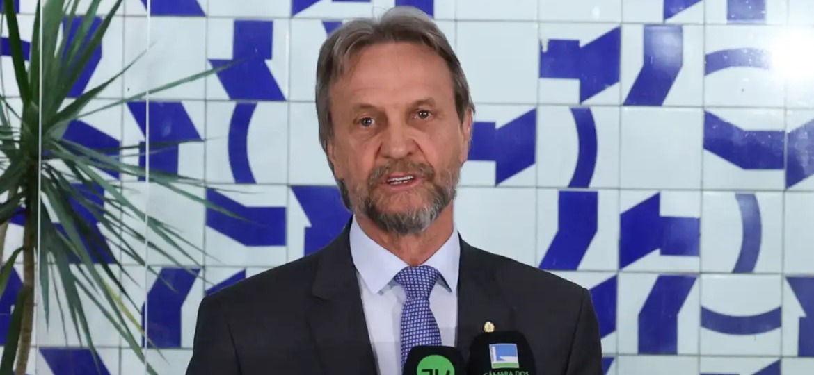 Líder do PT passa mal e Câmara suspende votações