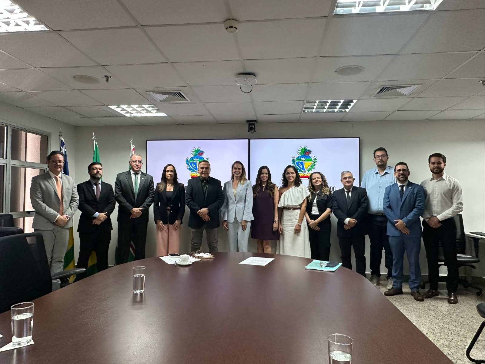 Mabel busca diálogo com juízes da Fazenda Pública para agilizar decisões e evitar impacto nos serviços municipais