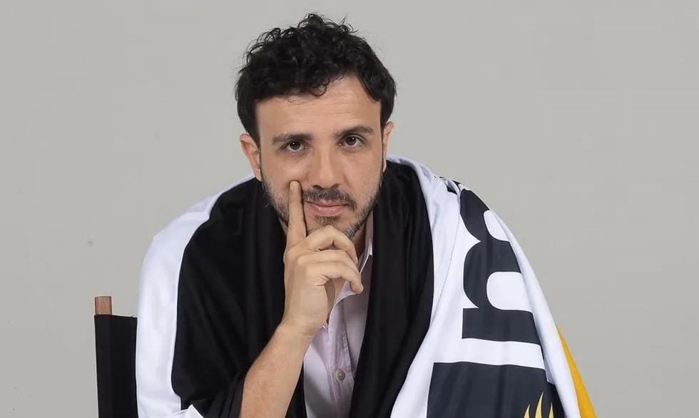 Missão diz que filiação de Flávio Bolsonaro foi fraudulenta