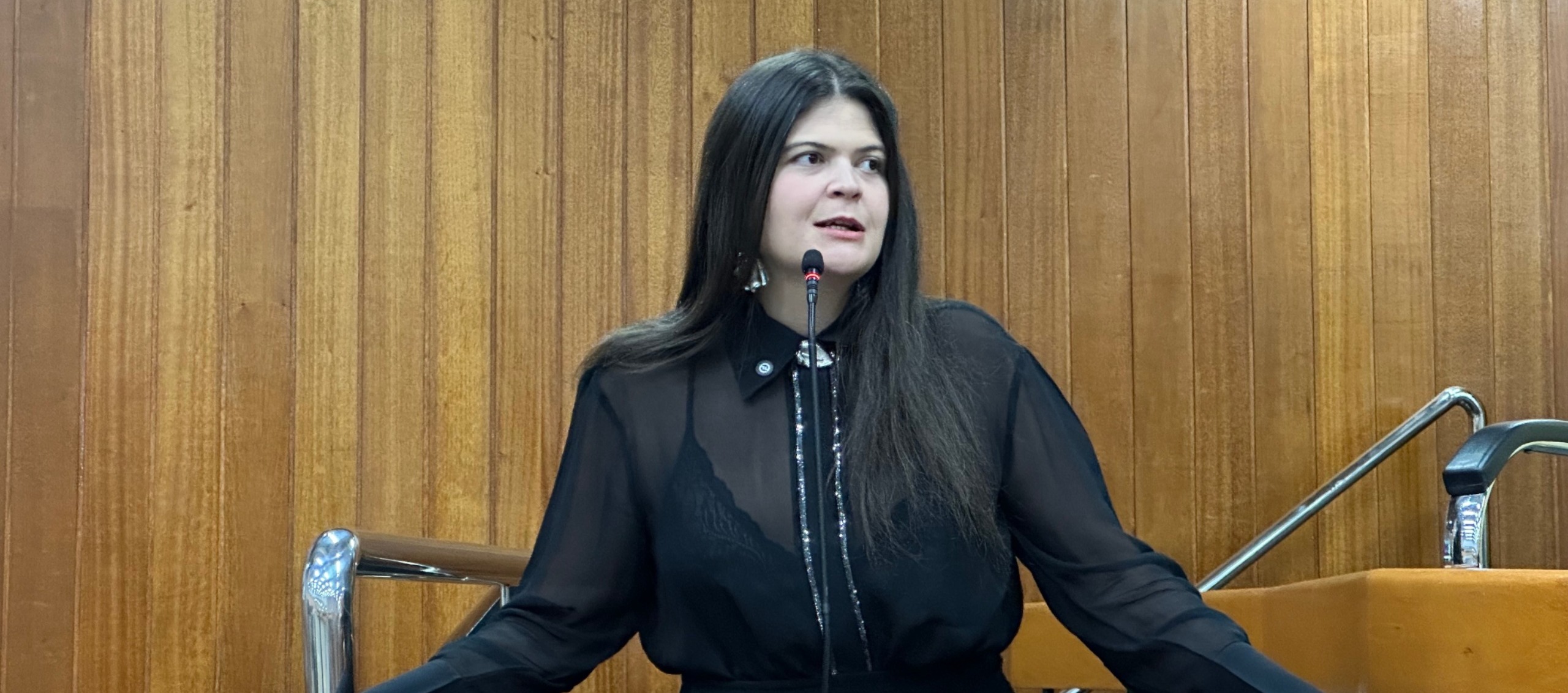 Câmara de Goiânia aprova política de atendimento a mulheres com lipedema