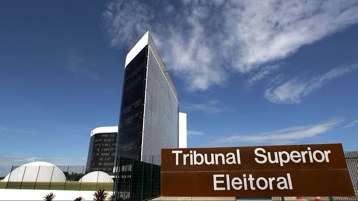 Tribunal decidiu por 5 votos a 2 pela retirada da publicação feita por Flávio Bolsonaro nas redes sociais
