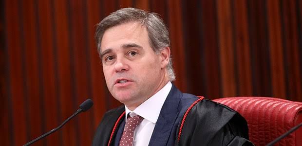 TSE manda PT detalhar gastos com militância digital