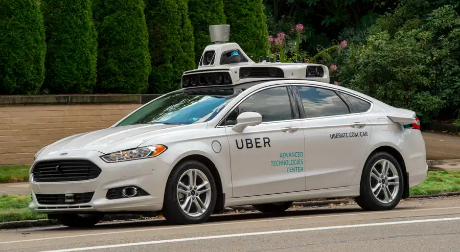 Uber acelera carros sem motorista no mundo, mas Brasil pode esperar décadas