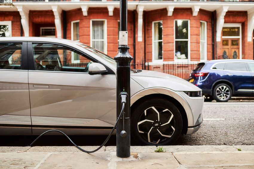Donos de carros elétricos terão de informar quilometragem e pagar imposto por distância rodada