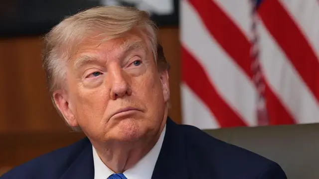 Trump retoma ofensiva contra cidadania por nascimento
