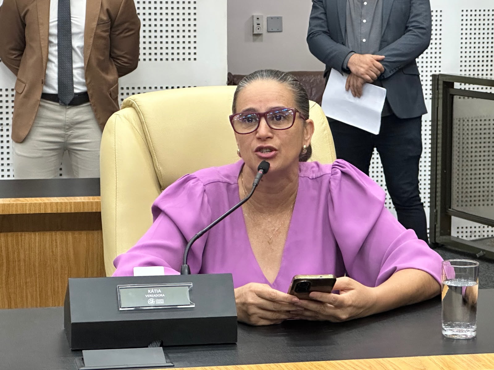 Kátia propõe semana de prevenção a golpes contra idosos em Goiânia