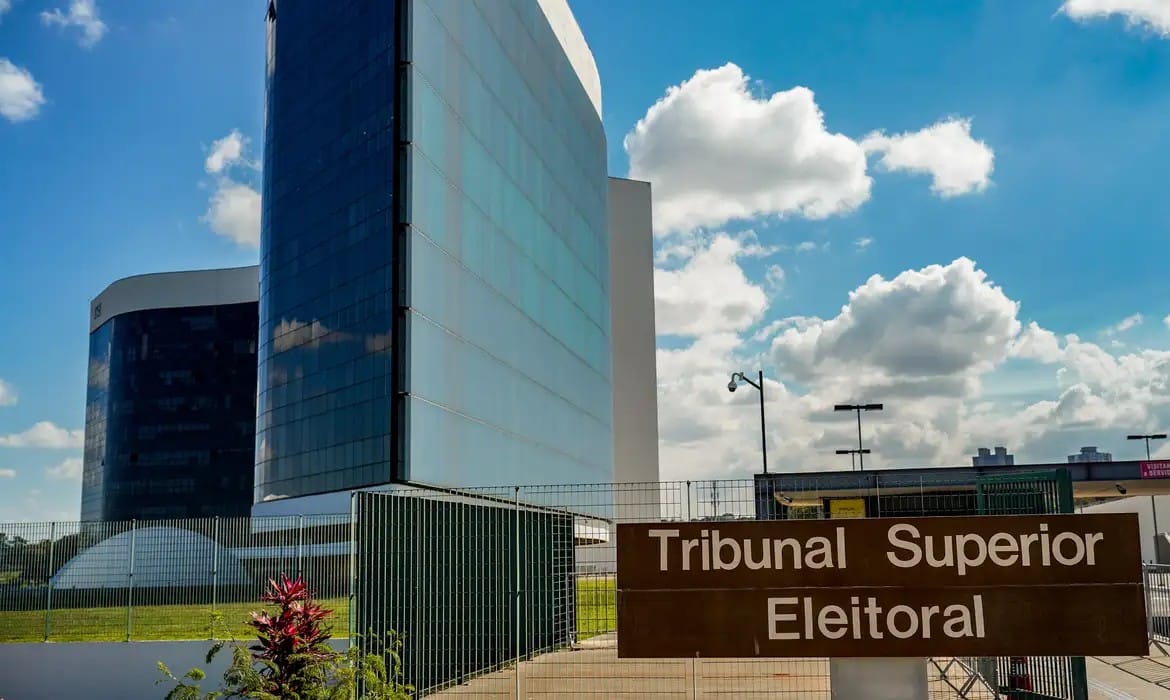 198 candidatos com contas irregulares ou rejeitadas têm registro aprovado no país