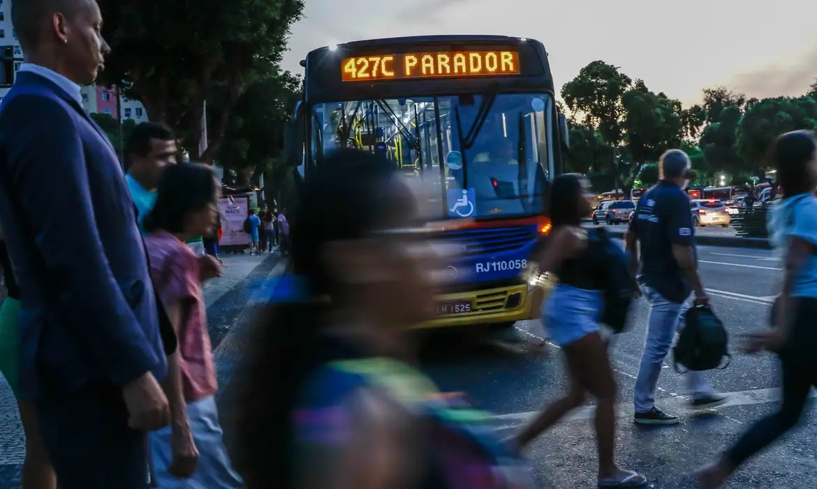Solidão e exaustão ajudam a explicar abstenção nas eleições, aponta pesquisa