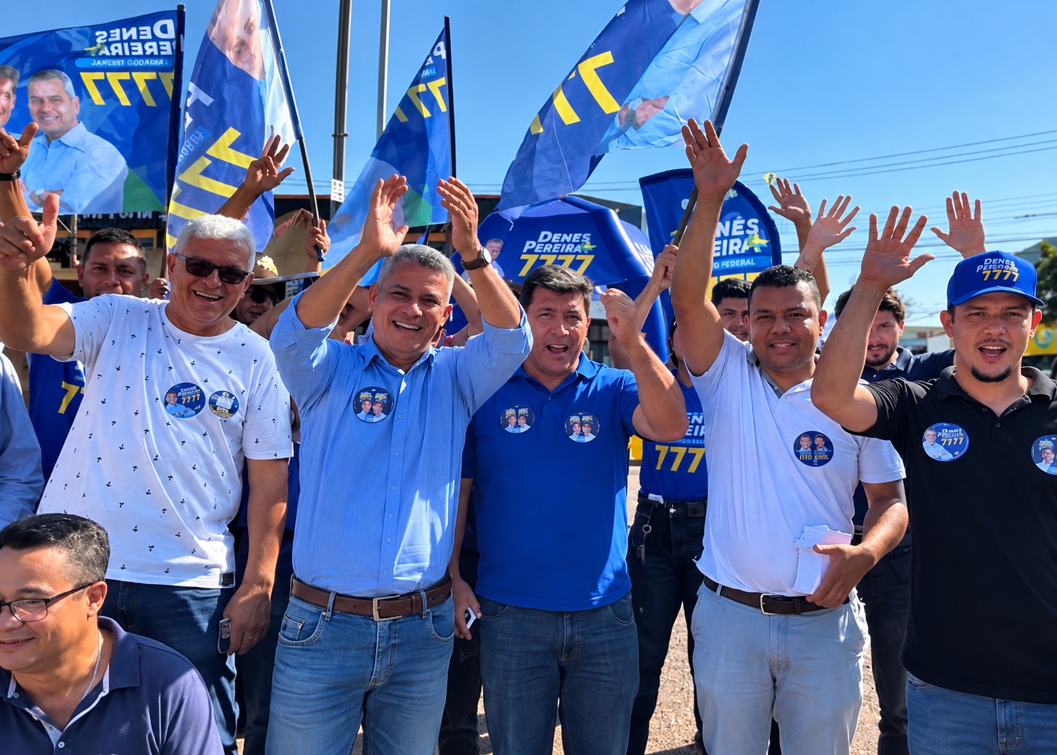 Denes Pereira reúne lideranças e centenas de pessoas em caminhada pela Região Noroeste de Goiânia