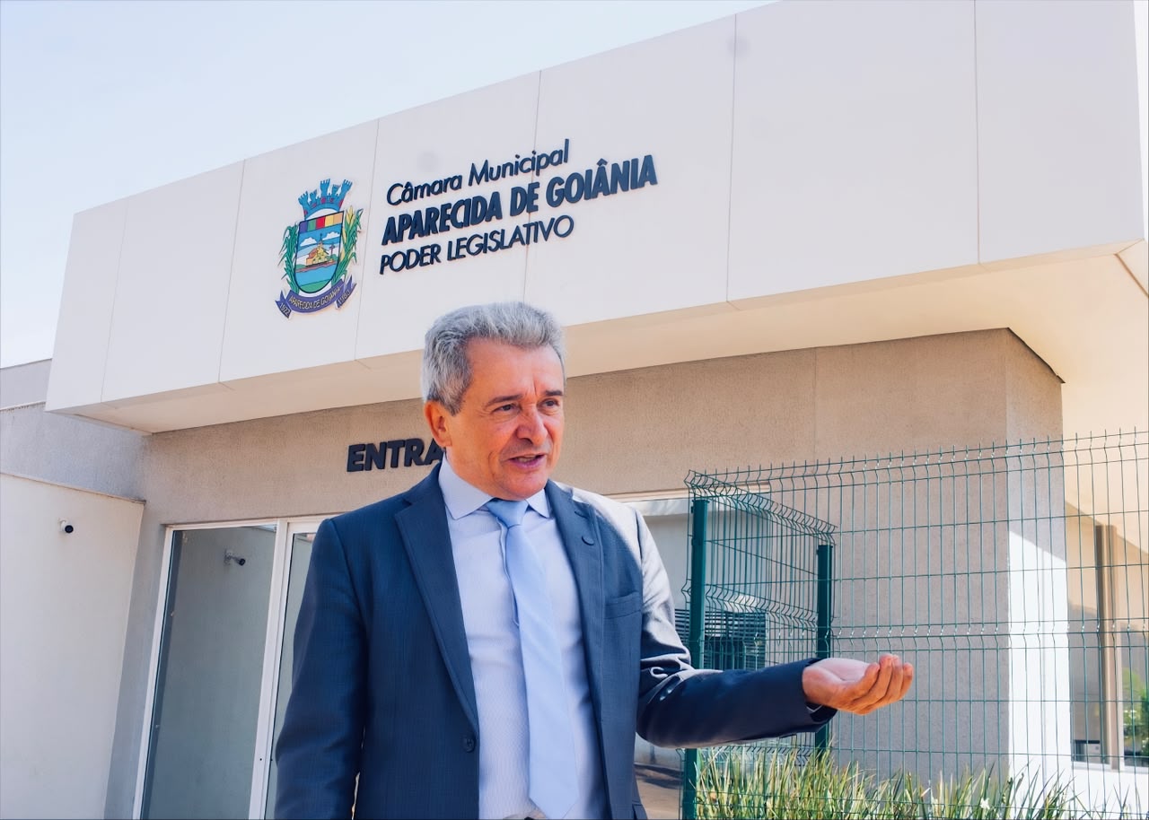 Ezizio Barbosa critica atuação política de Professor Alcides e falta de apoio à Aparecida