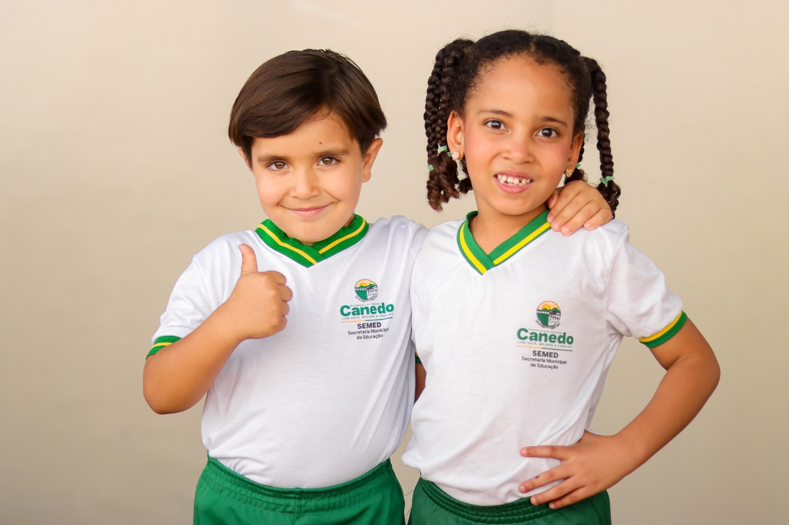 Mais de 7 mil alunos já solicitaram uniformes escolares para 2027 em Senador Canedo
