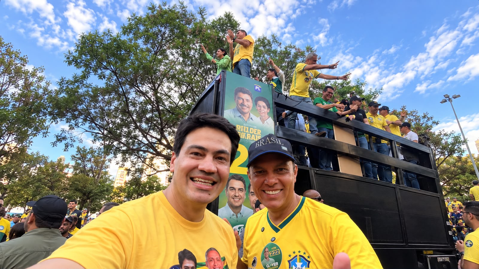 Igor Franco participa de moto carreata com Flávio Bolsonaro e Gustavo Gayer em Goiânia