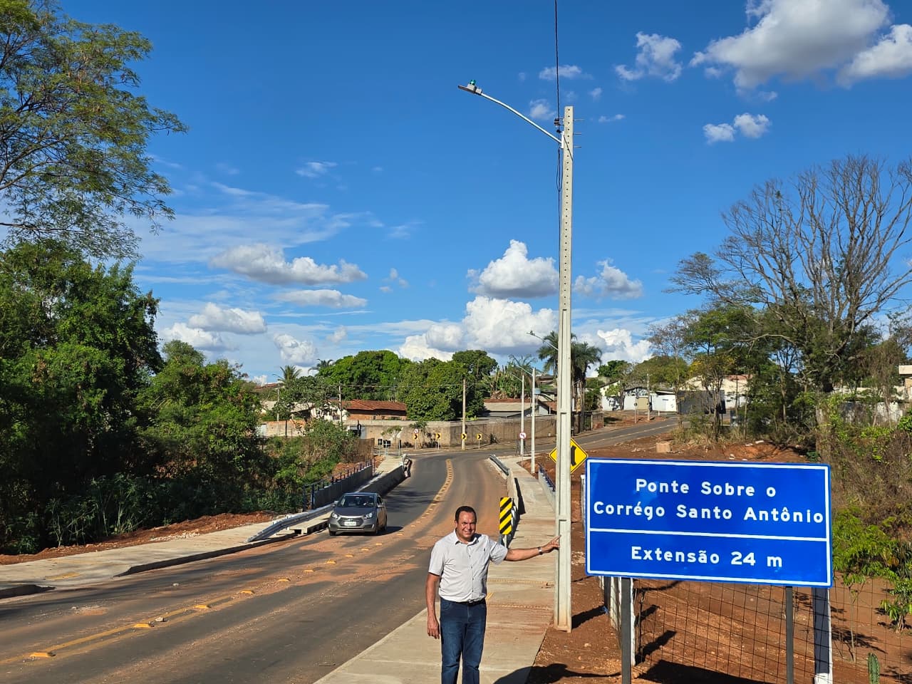 Vereador Arnaldo Leite celebra entrega da ponte entre Colinas de Homero e Veiga Jardim III