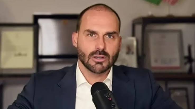 Ministério da Justiça demite Eduardo Bolsonaro da PF por abandono de cargo