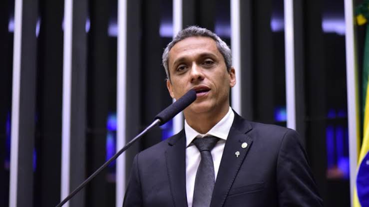 Quem é Gustavo Gayer? Veja trajetória, número e propostas do candidato ao Senado em Goiás