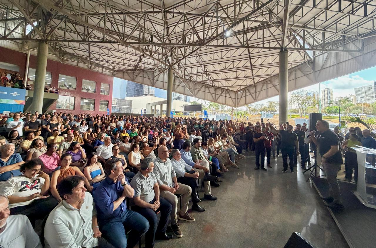Mabel anuncia gestão por resultados e gratificação de até R$ 3 mil a servidores de Goiânia
