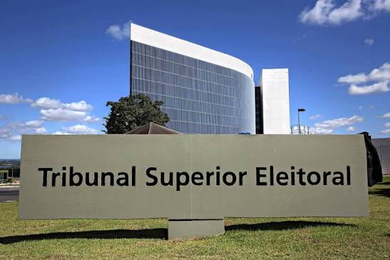 TSE ainda tem 21 ações envolvendo Lula e Flávio Bolsonaro após as eleições