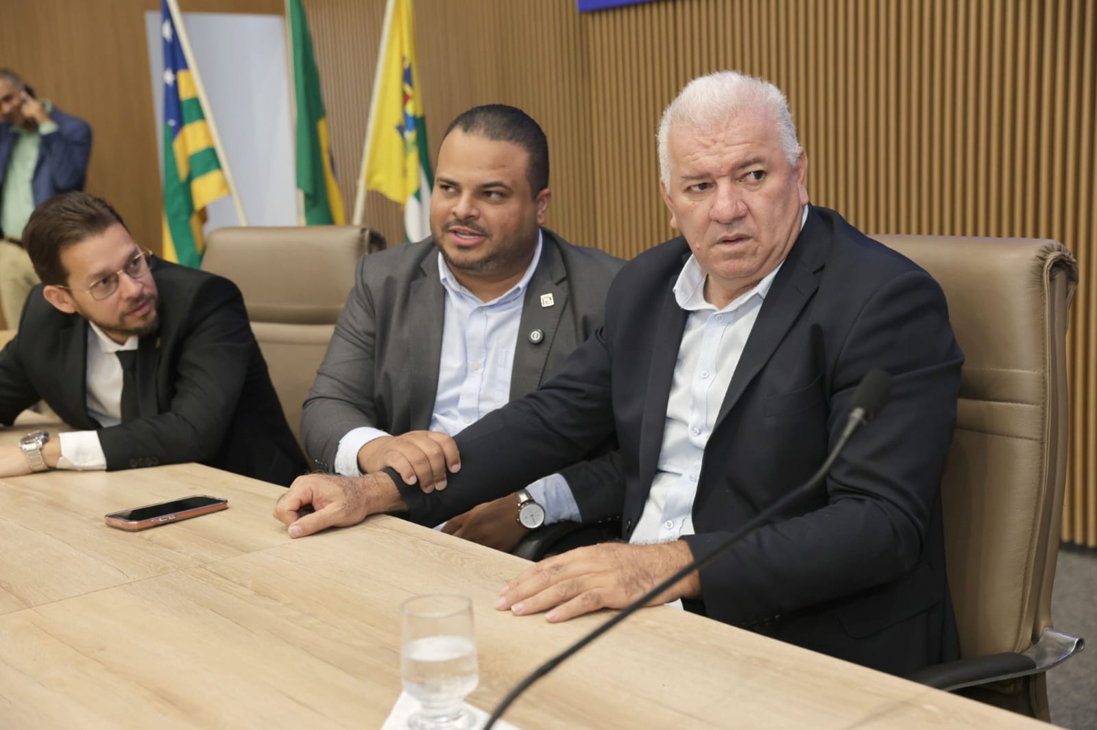 Gilsão Meu Povo é reeleito presidente da Câmara de Aparecida