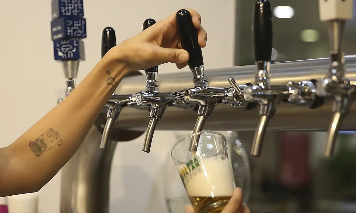 Pode beber no dia da eleição? Entenda a lei seca em 2026