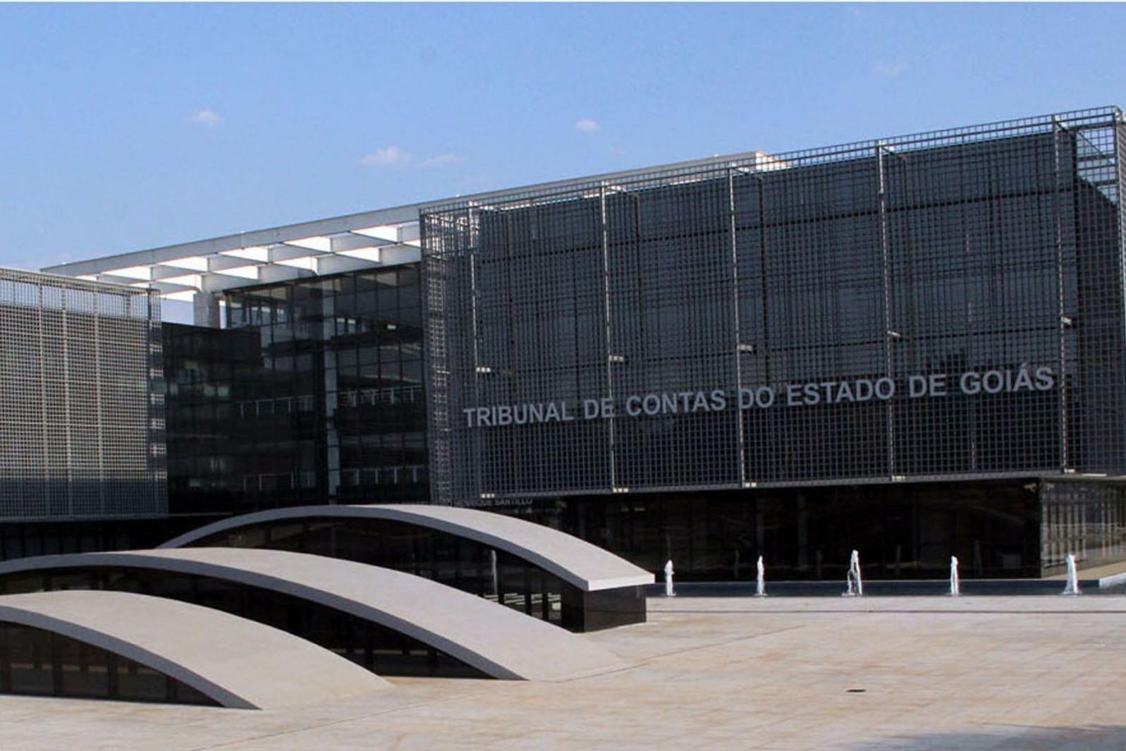 TCE-GO abre concurso com salário de quase R$ 12 mil para nível médio