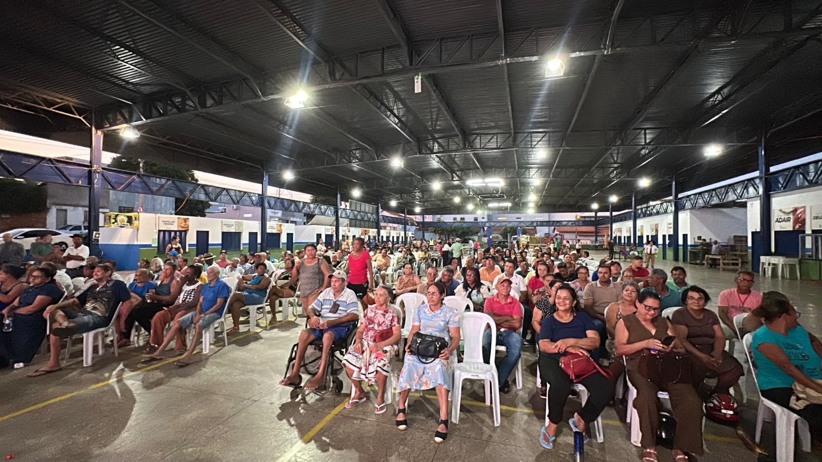 Governo de Goiás entrega 619 escrituras a famílias de Uruaçu