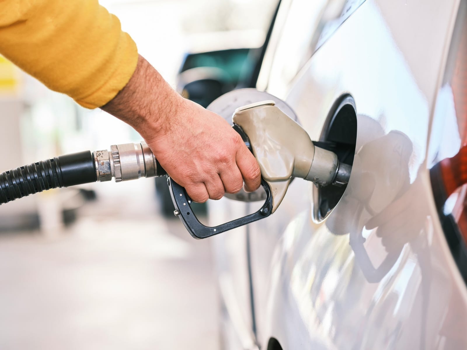 Governo zera impostos federais da gasolina por 30 dias e amplia desconto para R$ 0,89