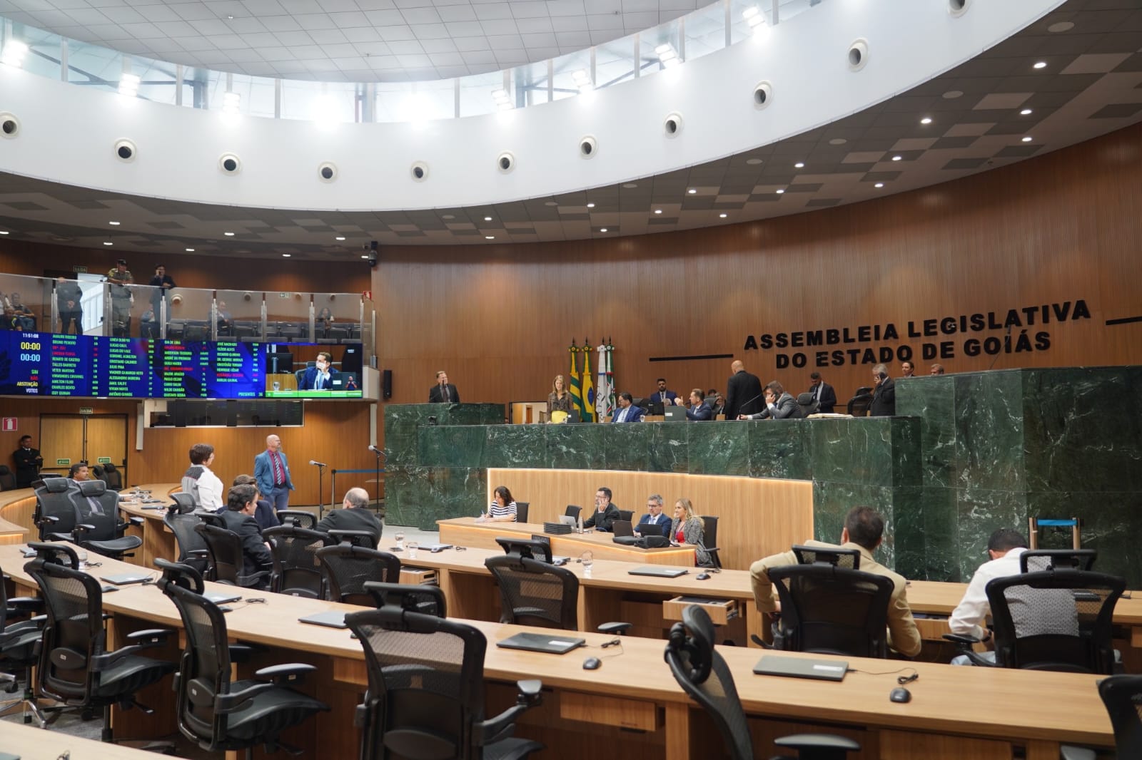 Daniel Vilela movimenta bastidores da Assembleia e disputa pelo comando da Alego ganha força