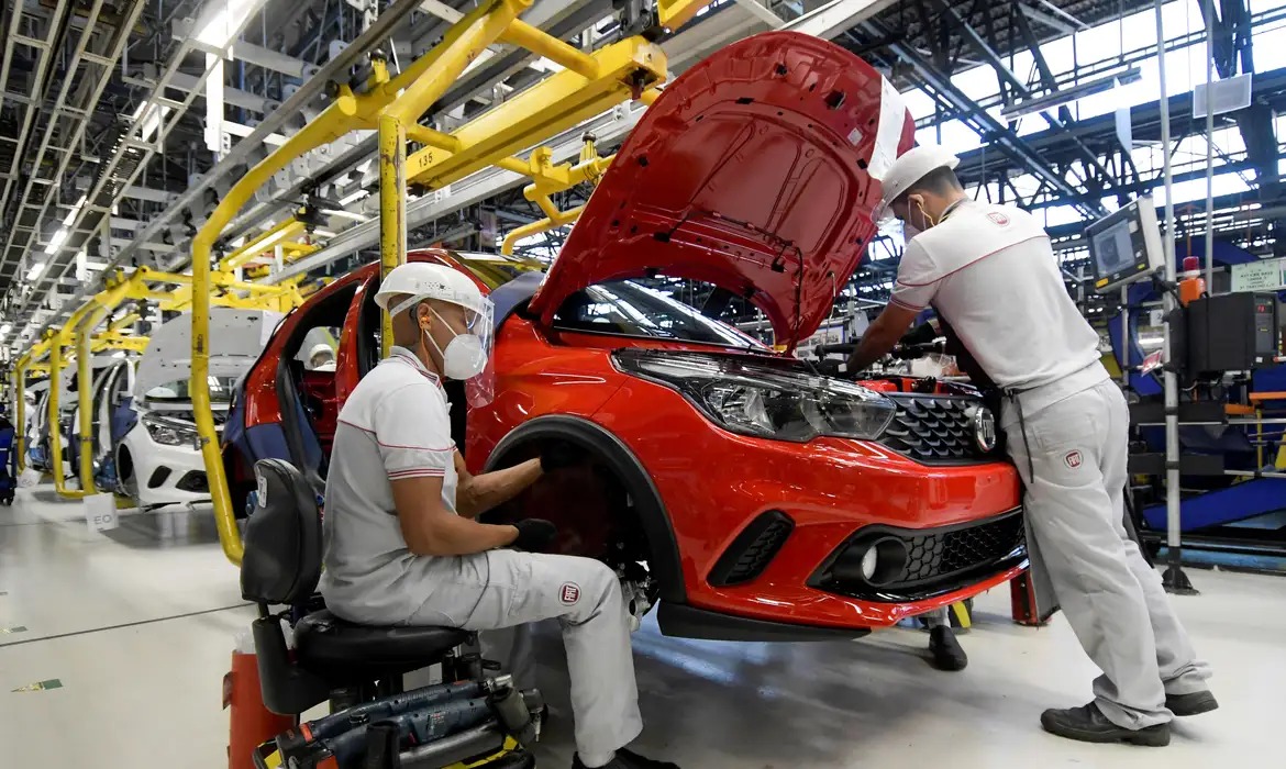 Desemprego cai para 5,2% e atinge menor nível para o 3º trimestre desde 2012